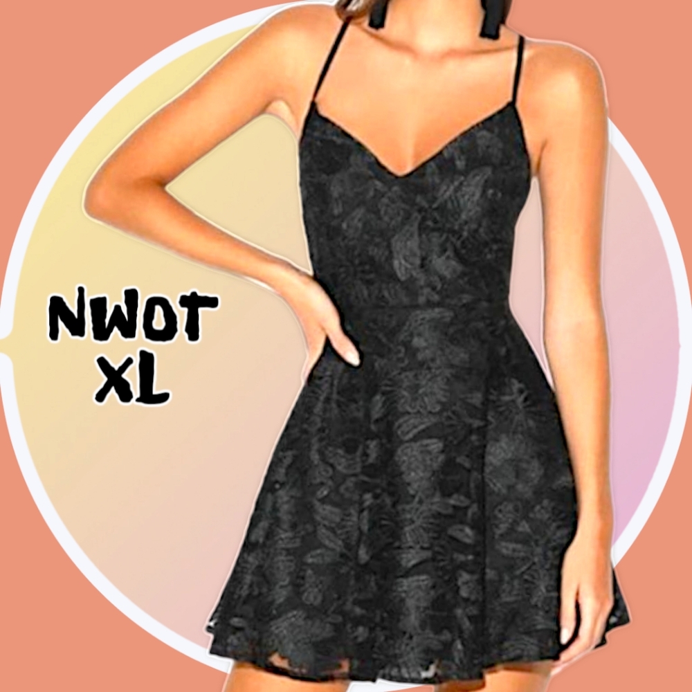 XL Prom, Party, Cocktail Lulu's Floral Skater Mini Dress